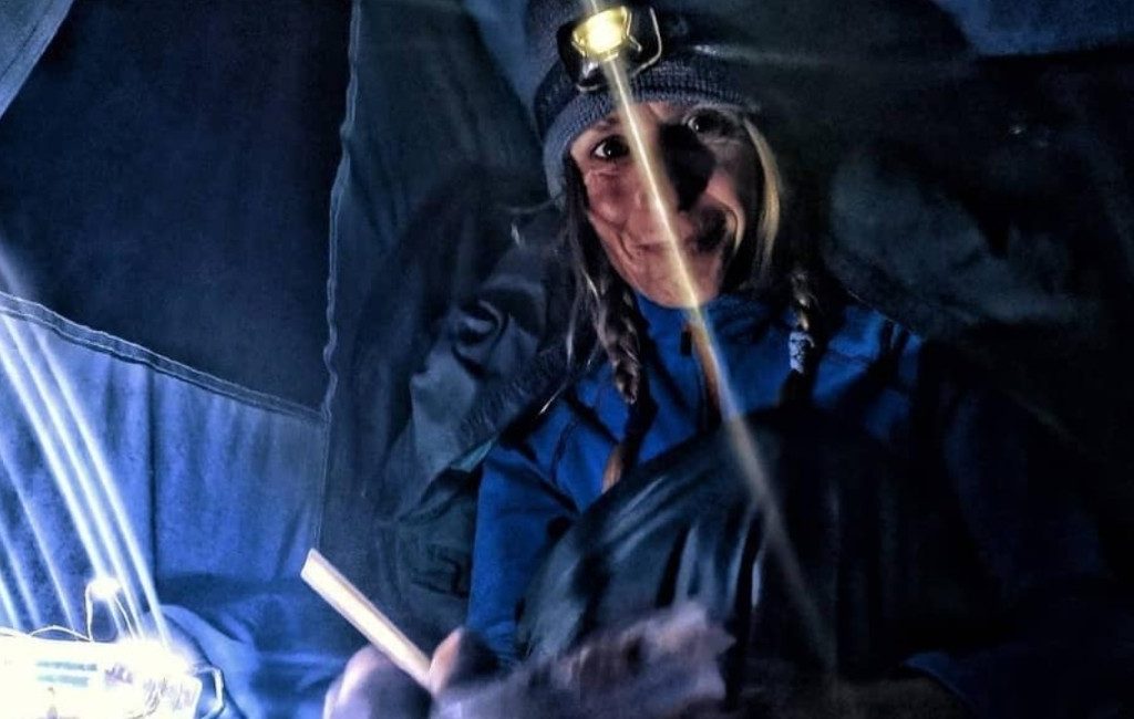 Vrouw verblijft vrijwillig 500 dagen/nachten in een grot bij Granada en verbreekt wereldrecord