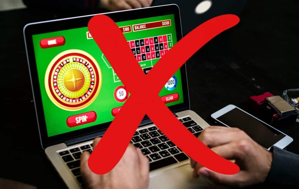 Minister wil online gokken-advertenties overdag verbieden in Spanje