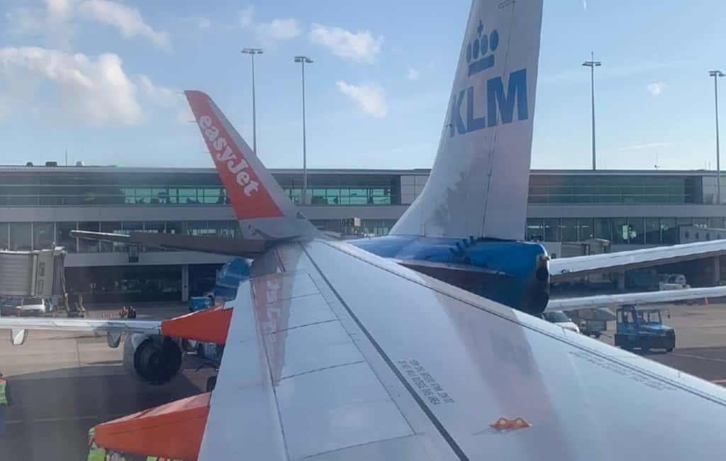 KLM vliegtuig op weg naar Madrid botst op Easyjet toestel op Schiphol