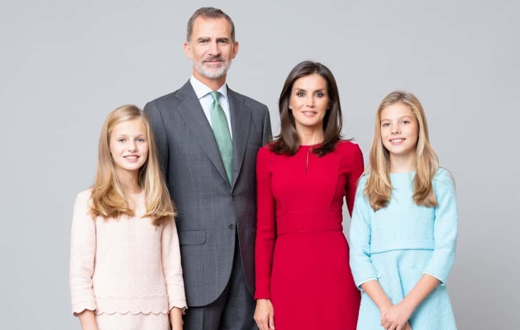 Nieuwe staatsiefoto's koninklijke familie Spanje gepubliceerd