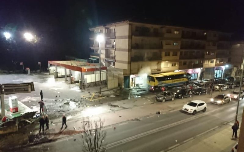 Twee kinderen overleden nadat buschauffeur controle verliest in Navarra