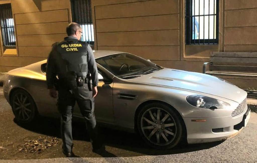 Belg na proefrit met Nederlandse Aston Martin in Spanje aangehouden