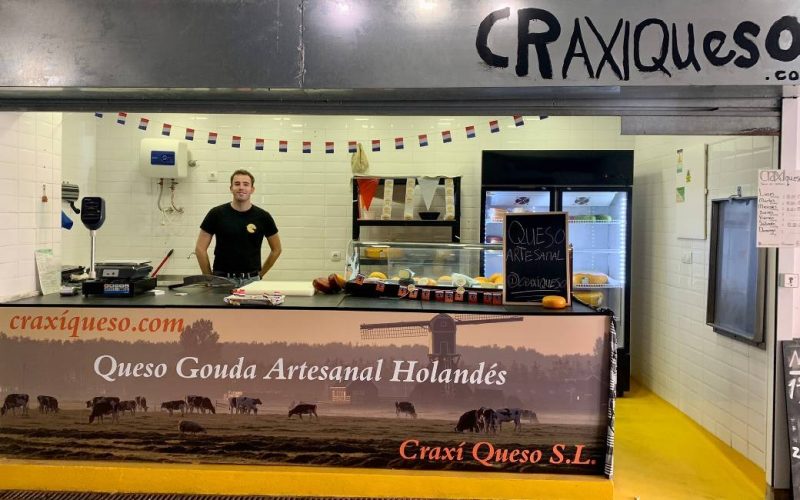 22-jarige Lodewijk opent ambachtelijke Goudse kaaswinkel in Málaga