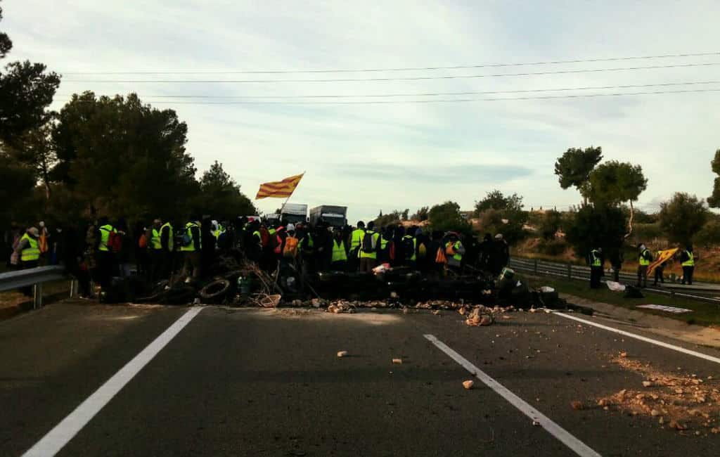 Attentie: Catalaanse manifestanten blokkeren AP-7 snelweg in Tarragona