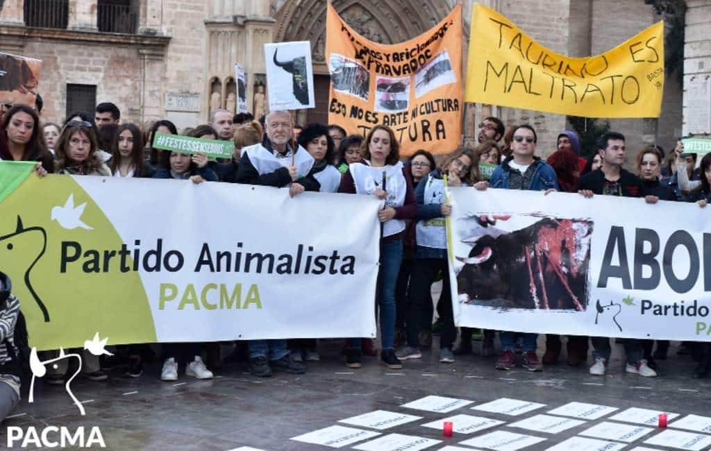 Demonstratie tegen stierenvechten tijdens de Fallas feesten in Valencia