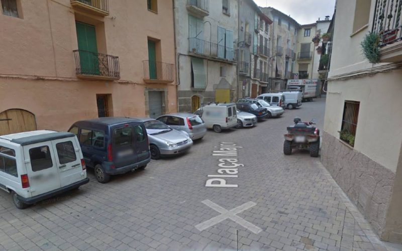 Kinderen spelen weer op straat na parkeerverbod in Catalaans dorp