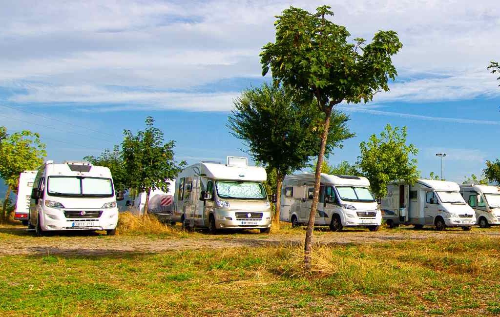 Vrij kamperen met campers en kampeerwagens wordt gereguleerd in Aragón