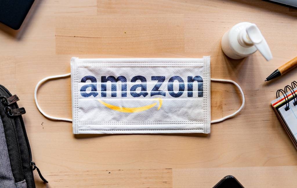 Amazon ontslaat buitenproportioneel werknemer die 4 mondmaskers meeneemt