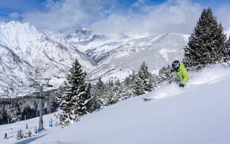 Tot vijftien centimeter verse sneeuw en -10 graden bij de skigebieden in de Pyreneeën