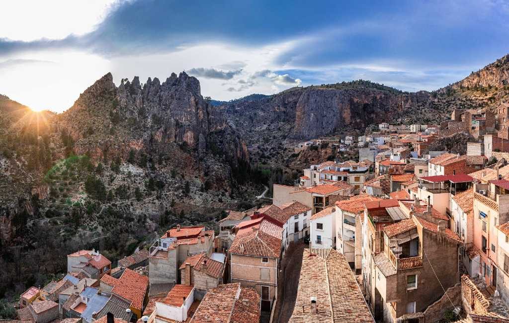 Gratis woning en een baan in het ‘lege Spanje’ om als dorp te overleven