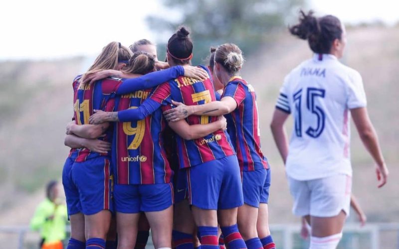 Vrouwenelftal FC Barcelona wint eerste ‘klassieker’ van Real Madrid