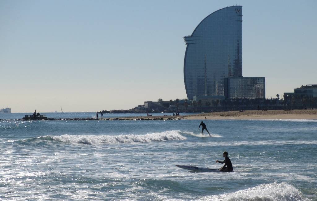 Stranden Barcelona geopend maar alleen om ‘s morgens te sporten