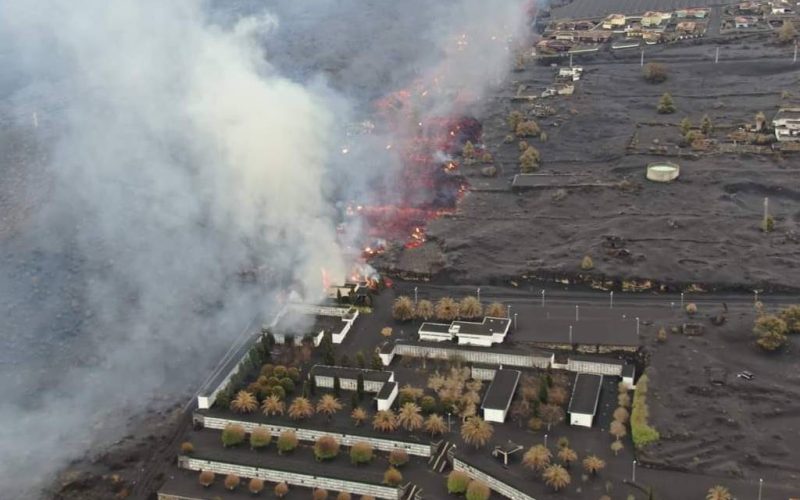 Begraafplaats wordt door lava verwoest op Canarische Eiland La Palma