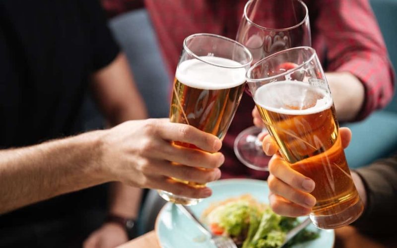 Een op de acht Spanjaarden drinkt bier waarvan de helft regelmatig