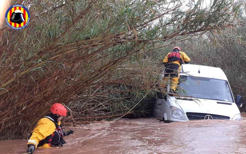 Regen zorgt voor overstromingen aan de Costa del Sol, Valencia en Castellón