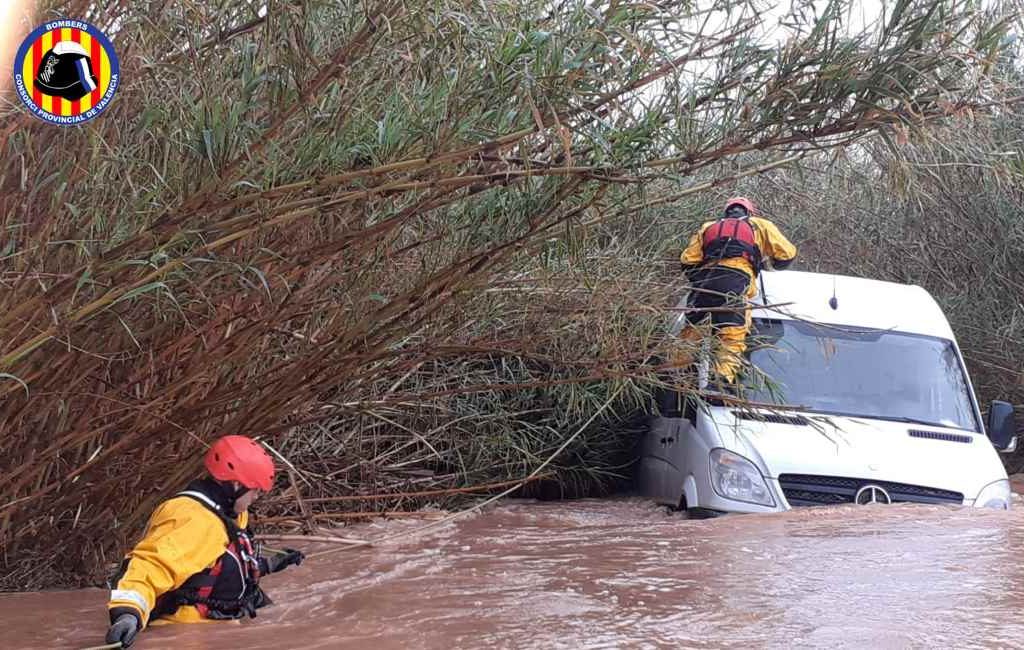 Regen zorgt voor overstromingen aan de Costa del Sol, Valencia en Castellón
