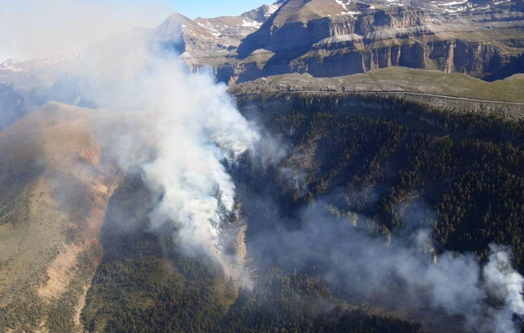 Alarm vanwege natuur- en bosbrand nabij Natuurpark Ordesa Monte Perdido in Huesca