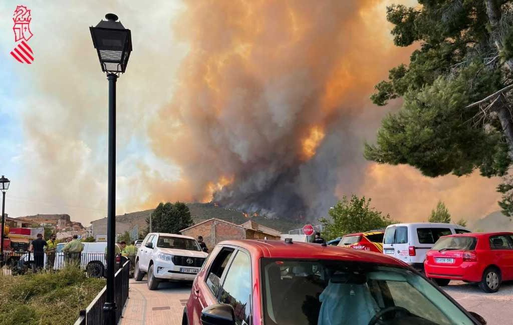 Tientallen treinreizigers gewond bij bosbrand in Castellón