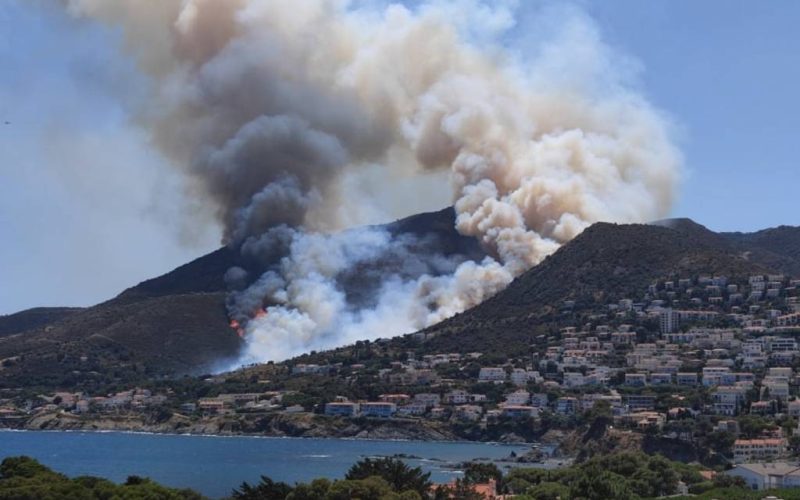 Grote natuur- en bosbrand aan de Costa Brava in Llançà en Cap de Creus