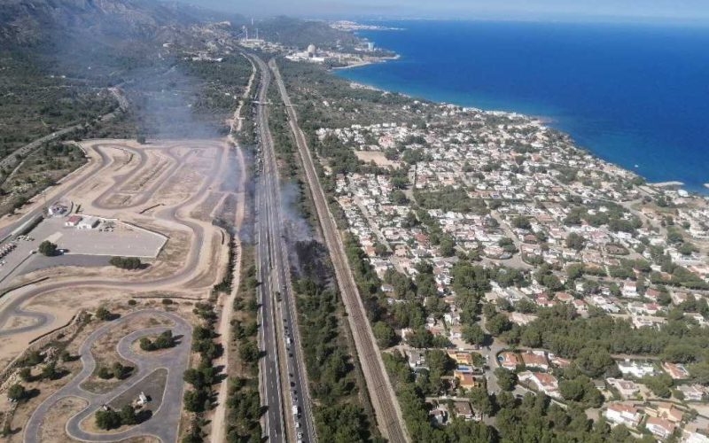 Nieuwe natuur- en bosbrand langs de AP-7 snelweg in l’Ametlla de Mar