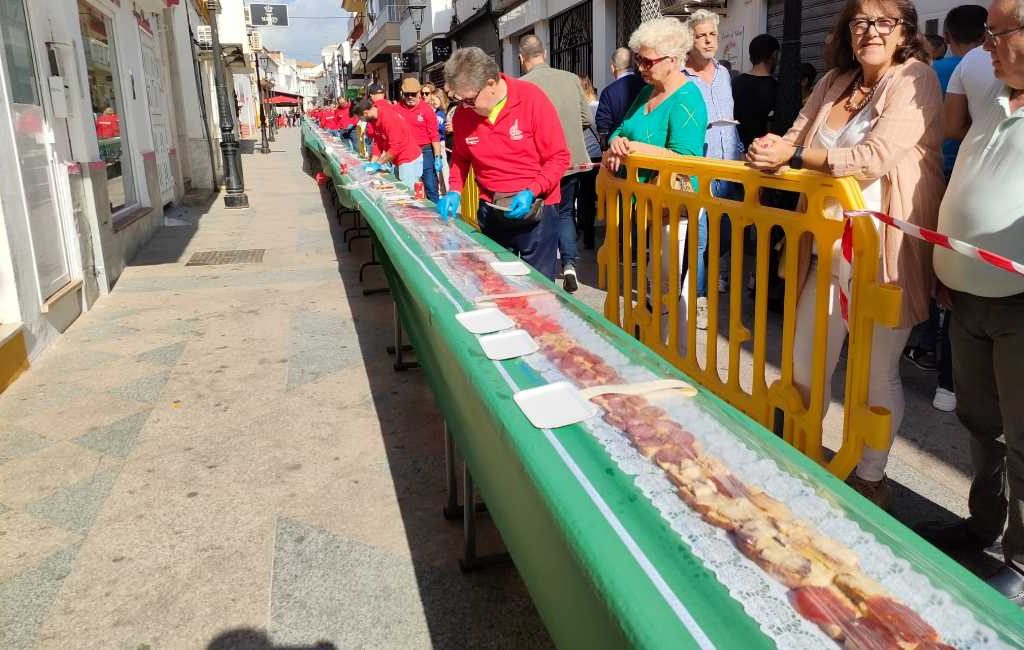 Nieuw wereldrecord in Cadiz voor langste ‘tosta’ met Iberische worst