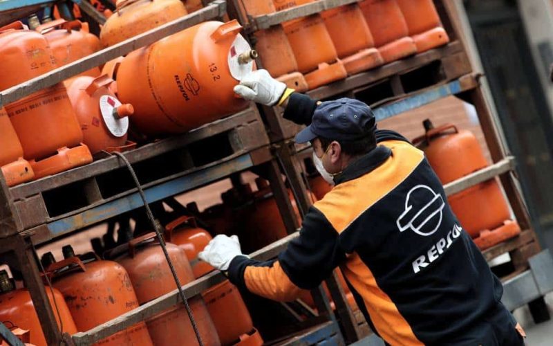 Oranje gekleurde butaangasflessen worden weer iets duurder in Spanje