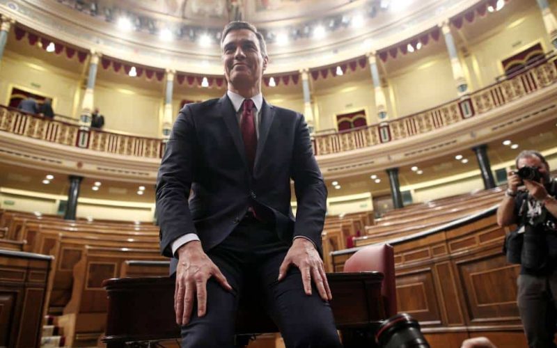 Spanje heeft een nieuwe en eerste coalitieregering