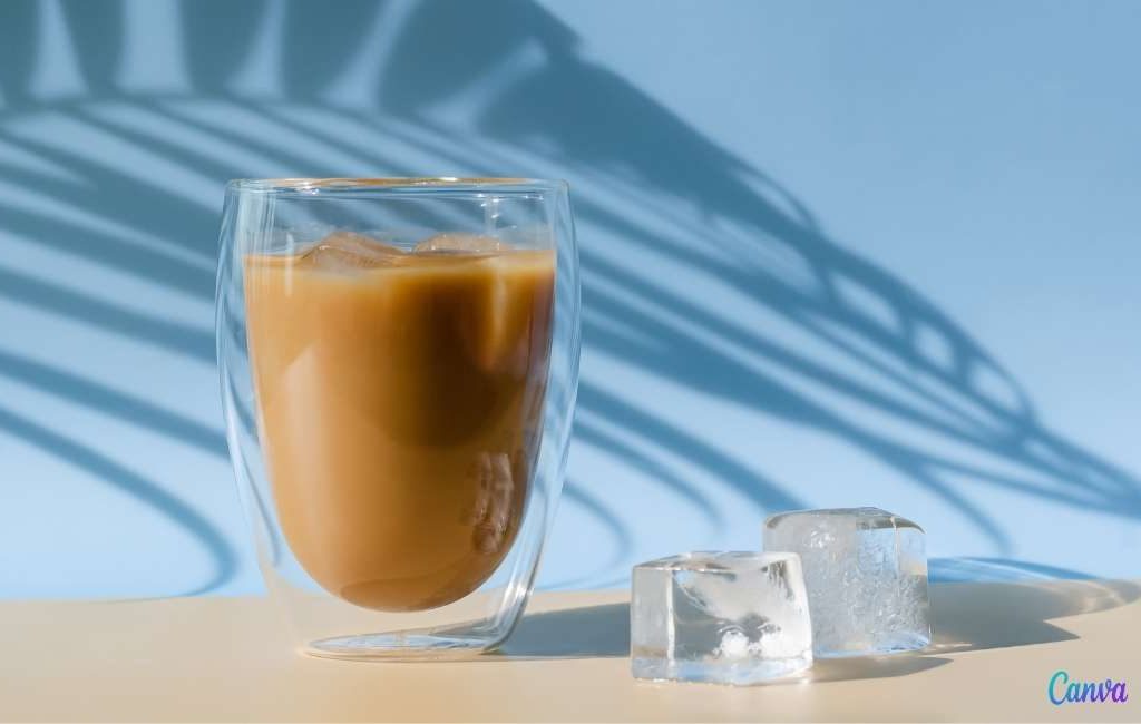 Hoeveel ijsklontjes moeten er in een 'café con hielo' in Spanje?
