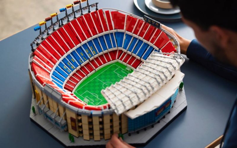 Nu te koop: Camp Nou voetbalstadion van FC Barcelona van LEGO