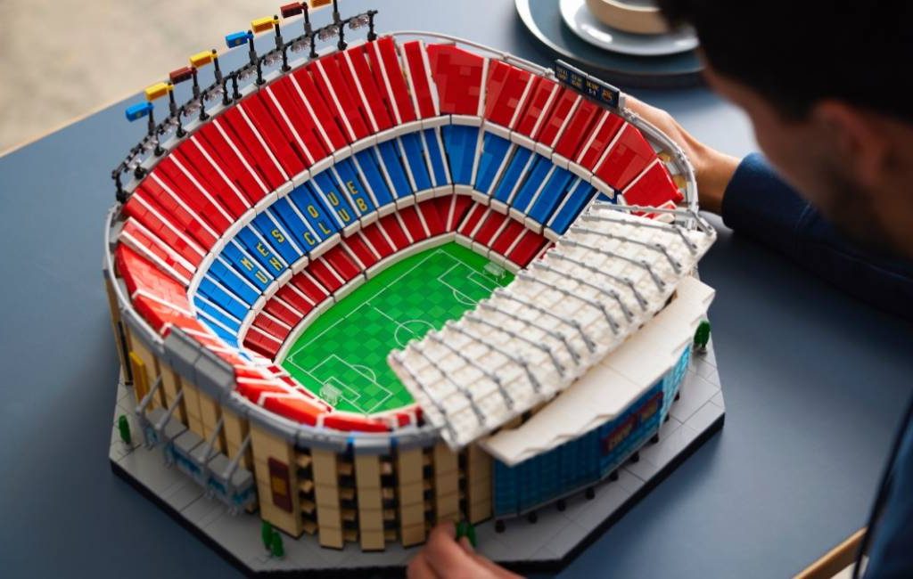 Nu te koop: Camp Nou voetbalstadion van FC Barcelona van LEGO