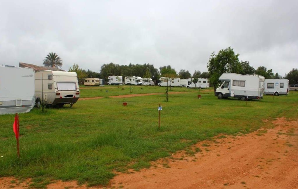 Politie sluit illegale camping met alle voorzieningen op Mallorca