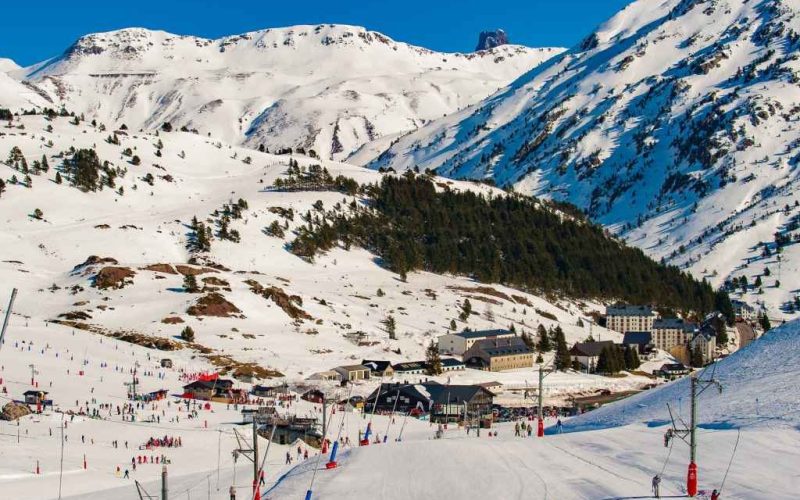 Skigebied Candanchu in de Spaanse Pyreneeën toch open deze winter