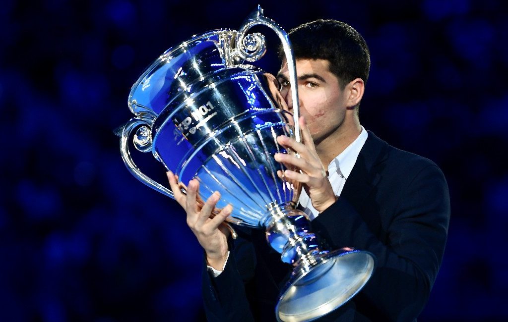 19-jarige Spaanse Carlos Alcaraz 2022 geëindigd als nummer één tennisspeler