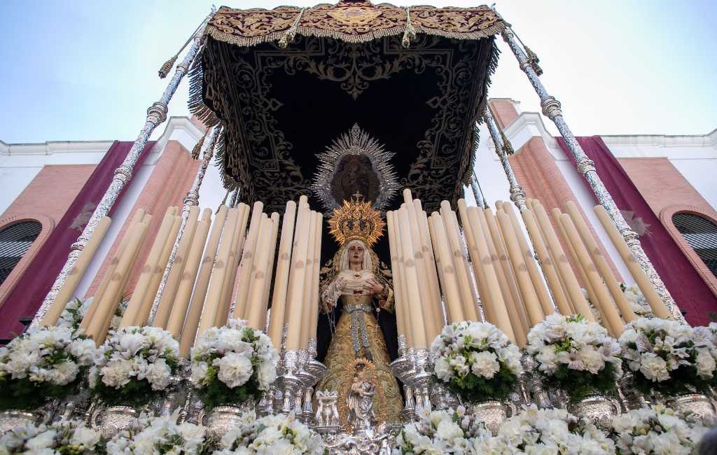 Heel Sevilla huilt omdat de Semana Santa processies vanwege regen niet door gaan