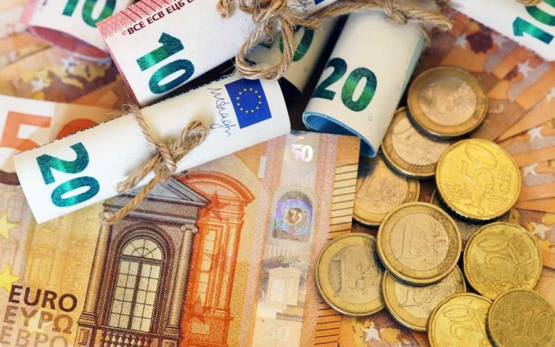 Bijna zeven op de tien inwoners van Spanje betaalt met contant geld
