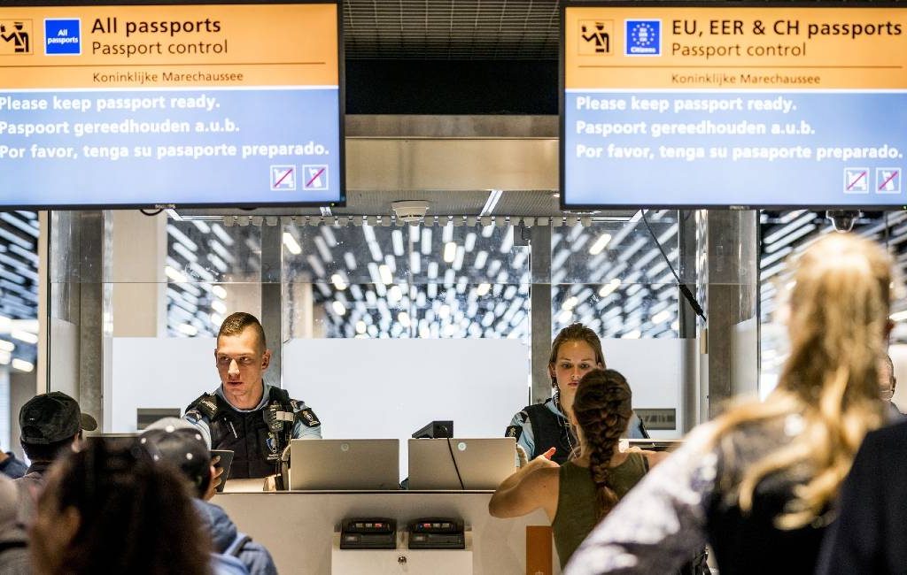 Russische vrouw omzeilt beveiliging Rotterdam en reist met Transavia naar Spanje