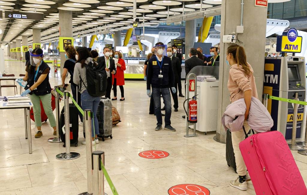 Vier passagiers zonder negatieve PCR-test vliegveld Alicante krijgen 3.000 euro boete