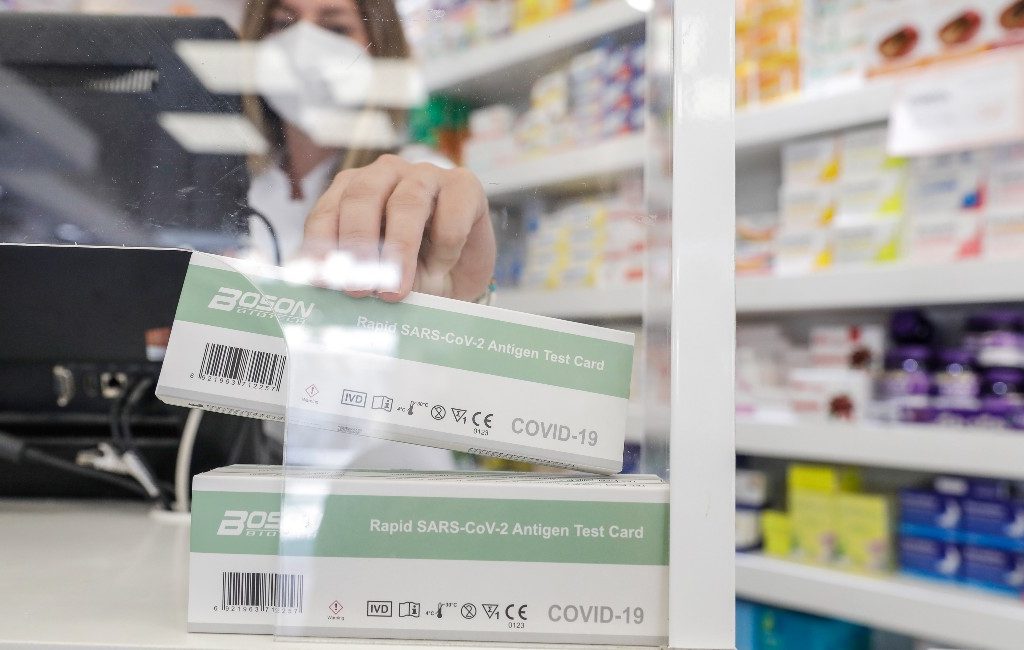 Bijna 400.0000 corona-zelftesten in apotheken verkocht in Spanje