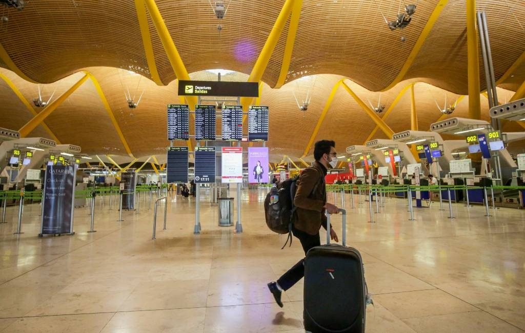 Terminals Spaanse vliegvelden worden gesloten