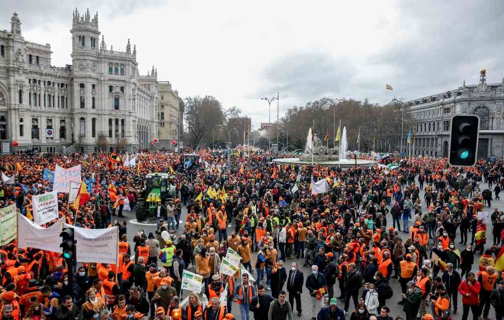 Grote manifestatie in Madrid van de ontevreden landbouwsector