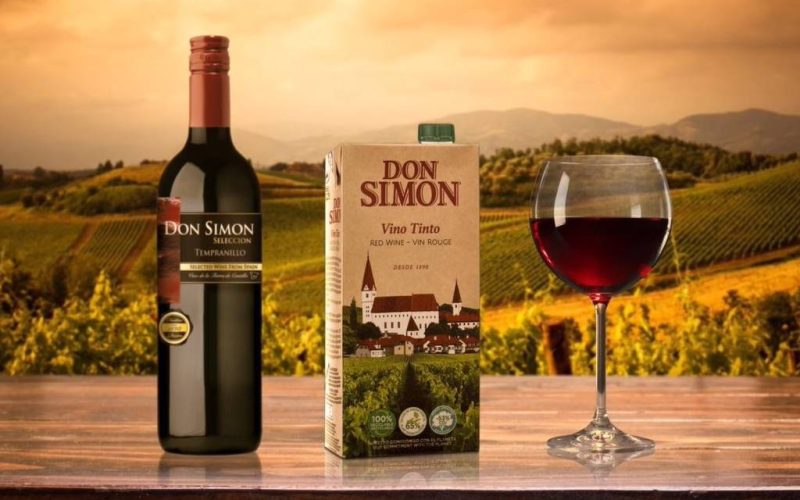 Don Simón bestaat 40 jaar en dat moet gevierd worden met een drinkpak-wijntje