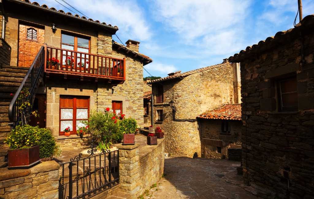 Voor- en nadelen van wonen in een klein Spaans dorp