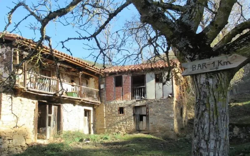 Dit verlaten dorp in Cantabrië staat te koop voor minder dan 400.000 euro