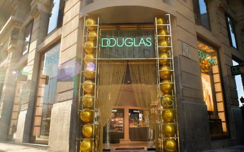 Parfumketen Douglas sluit ook in Spanje 103 winkels