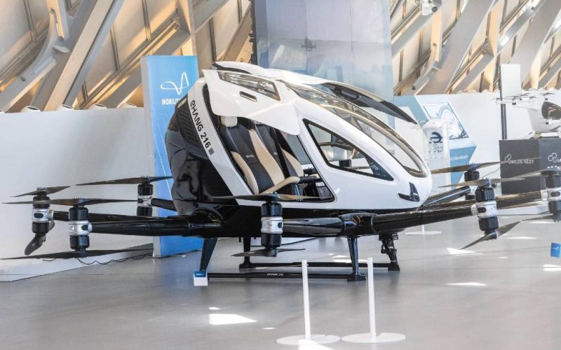 Luchttaxi van de toekomst staat tentoon in Zaragoza