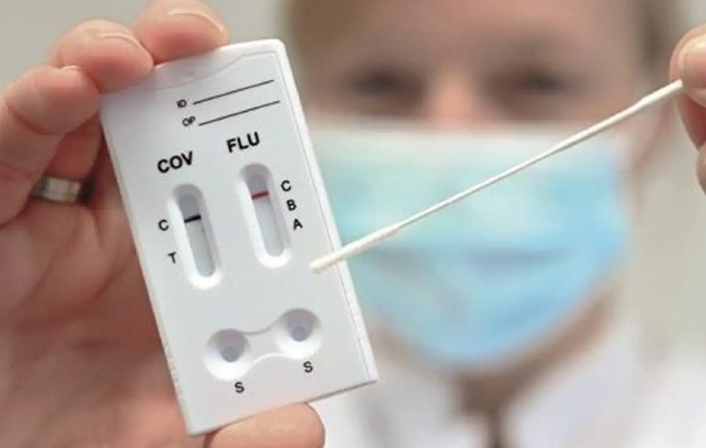 Meer dan twee miljoen combi-zelftesten voor griep en Covid-19 verkocht in Spanje