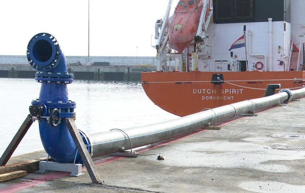 Nederlands tankschip voorziet het droge Baskenland van kraanwater
