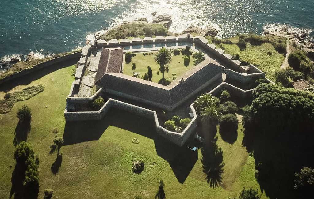Dit oude fort in A Coruña in Galicië staat nog steeds te koop voor 3 miljoen euro