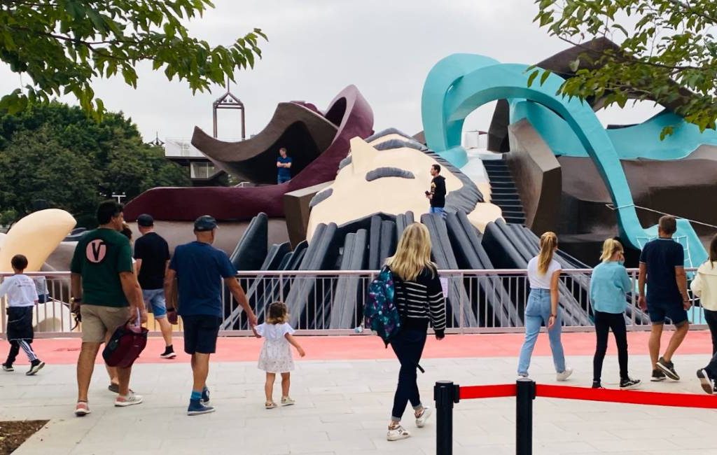 De bekende Gulliver-speeltuin in Valencia is na grondige renovatie heropend