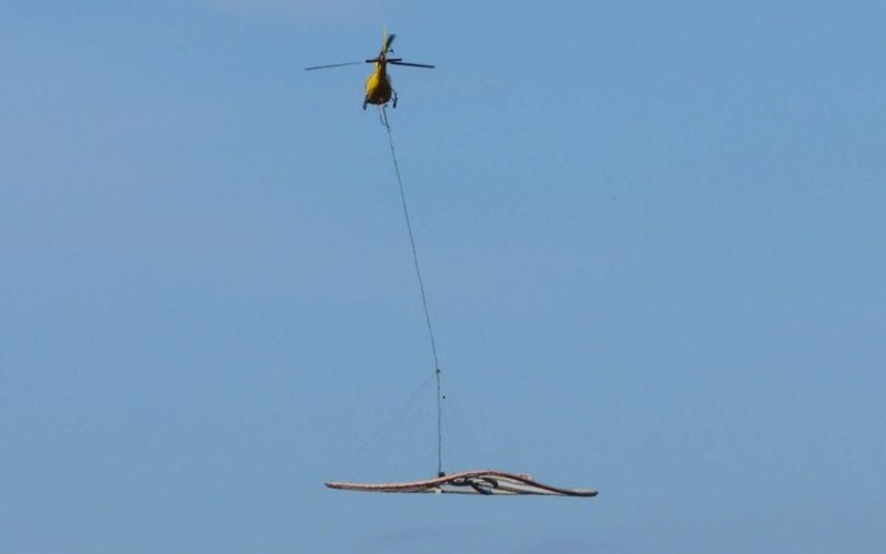 Waarom vliegt een helikopter met een vreemd object boven de heuvels van Sevilla en Huelva?